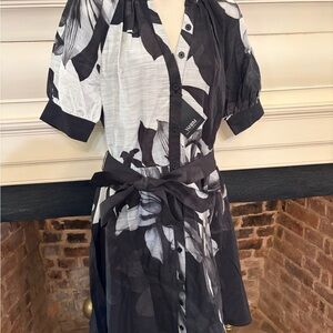 White House Black Market Black and White Floral Mini Dress Sz Small NWT $150